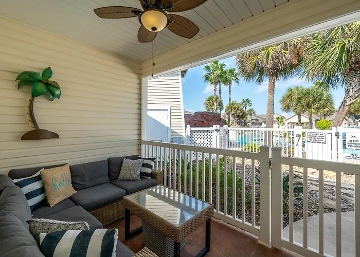 Sunny Townhome W/ Pool Access ~ 1 Mi To Beach