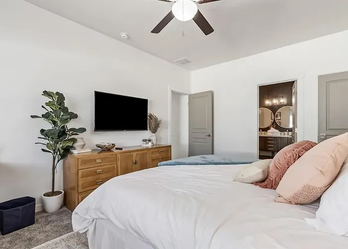 The Bella! West Nampa Private 3 Bedroom Home