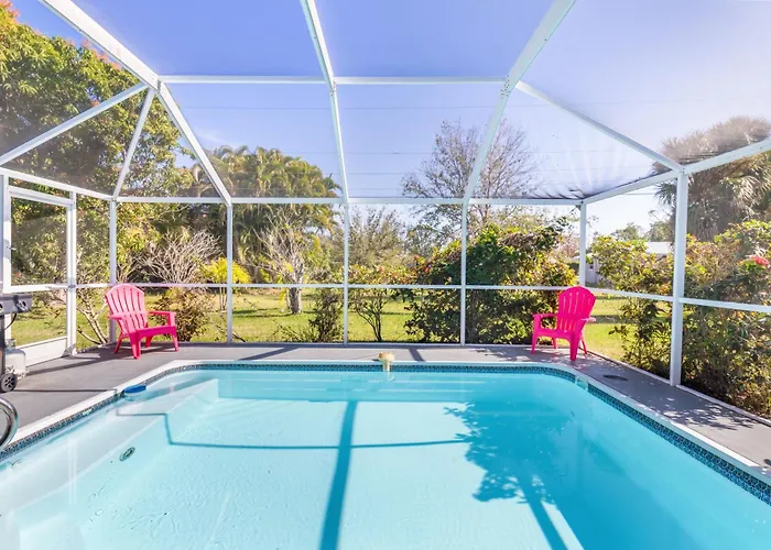 Relaxing 4 Bedroom Home With Pool
