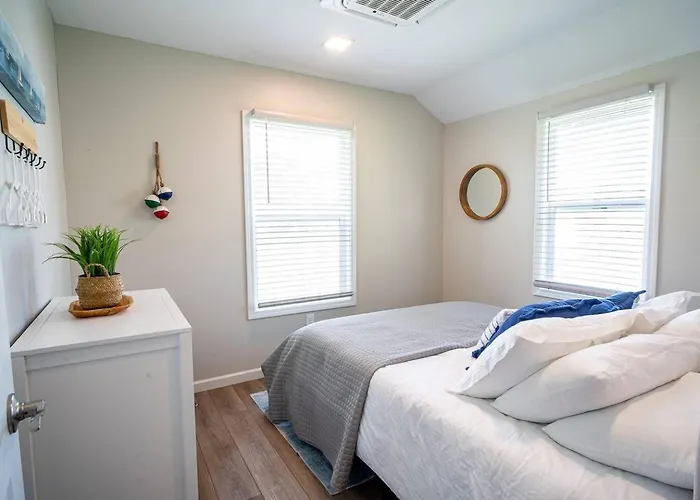 Walk To Lake Erie Renovated 2Br Huron Home Near Cedar Point & Kalahari