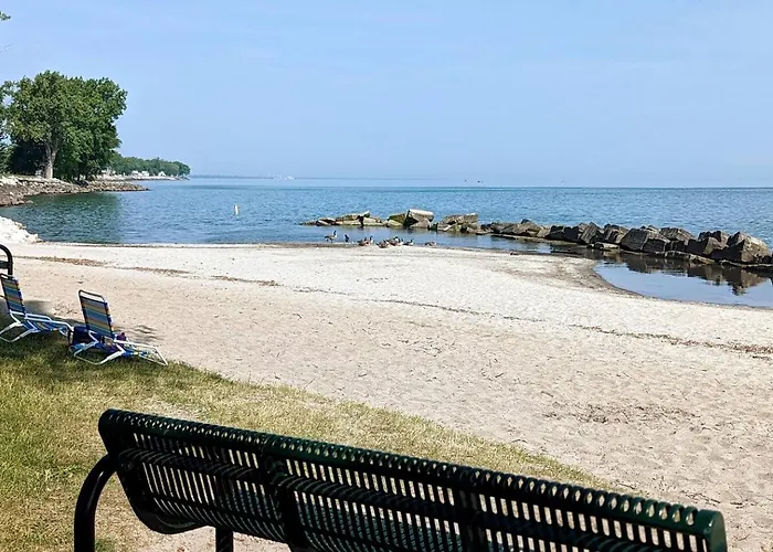Walk To Lake Erie Renovated 2Br Huron Home Near Cedar Point & Kalahari