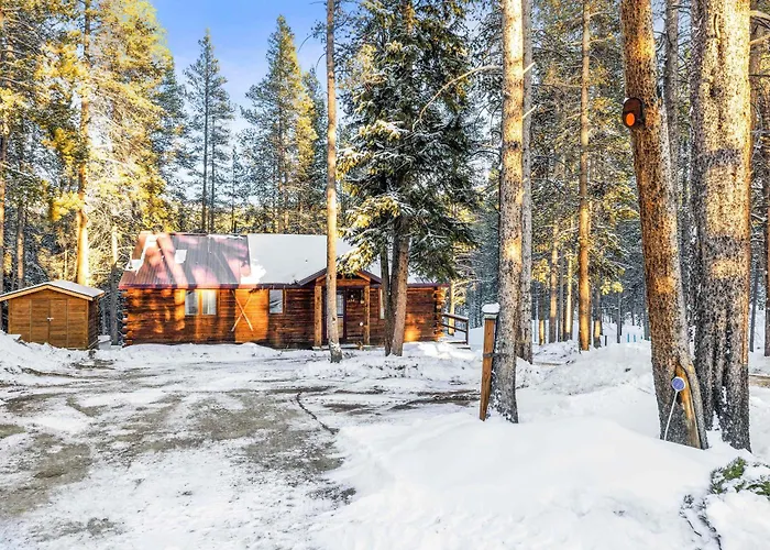 Lake Flora Cabin