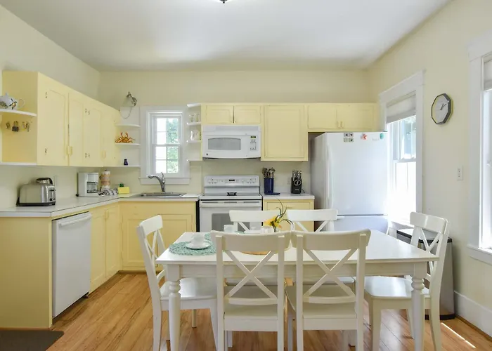 Private Downtown Wellfleet Location