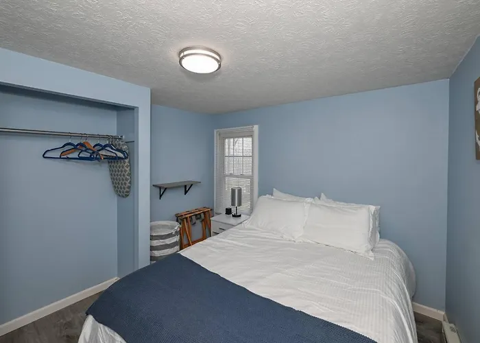 Recharge & Reconnect Vermilion Cottage, Beach 5 Min, Cedar Point 30 Min