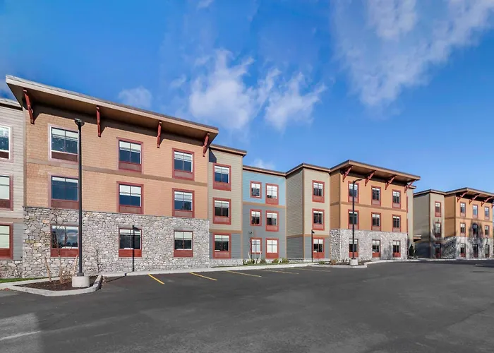 Cambria Hotel Lake Placid - Lakeside Resort
