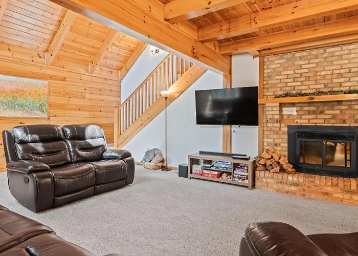 Twin Creeks Lodge By Avantstay