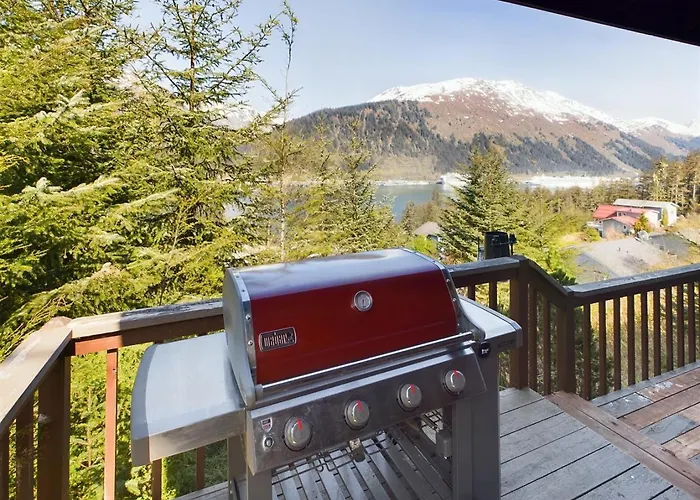 Breathtaking Ocean, Mountain & Juneau Views