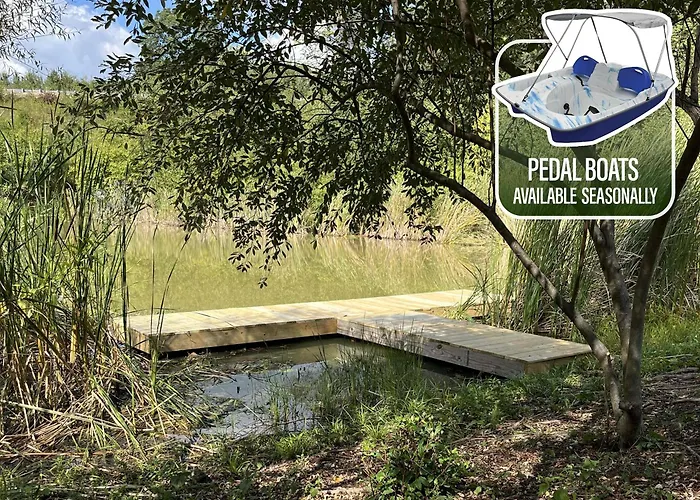 Block Of 5 Lodges At Eden Reserve - For Groups