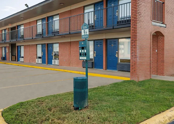 Motel 6 Greenwood, Ms