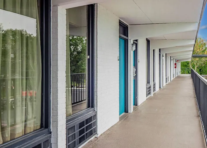 Clarion Pointe Winston - Salem Downtown