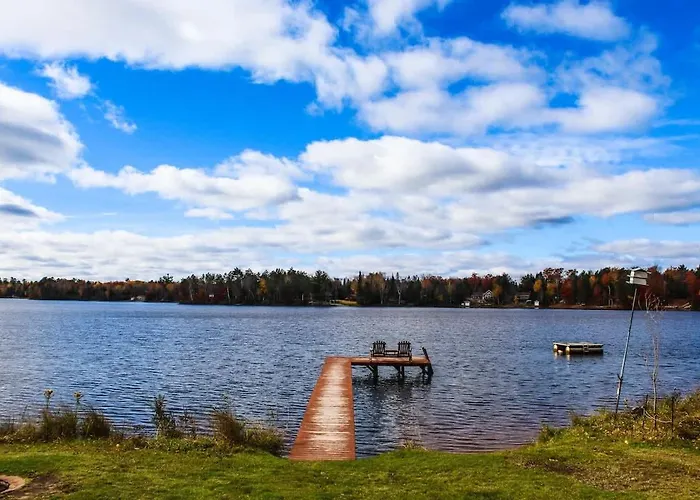 Chain Lake Retreat Holiday Home