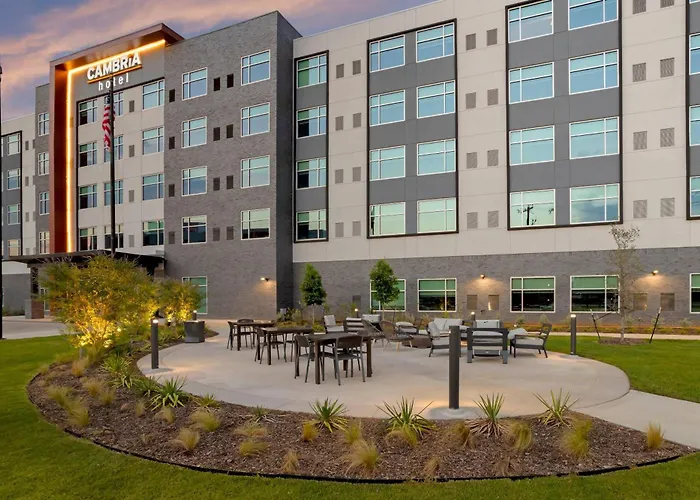 Cambria Hotel Fort Worth - Medical Center