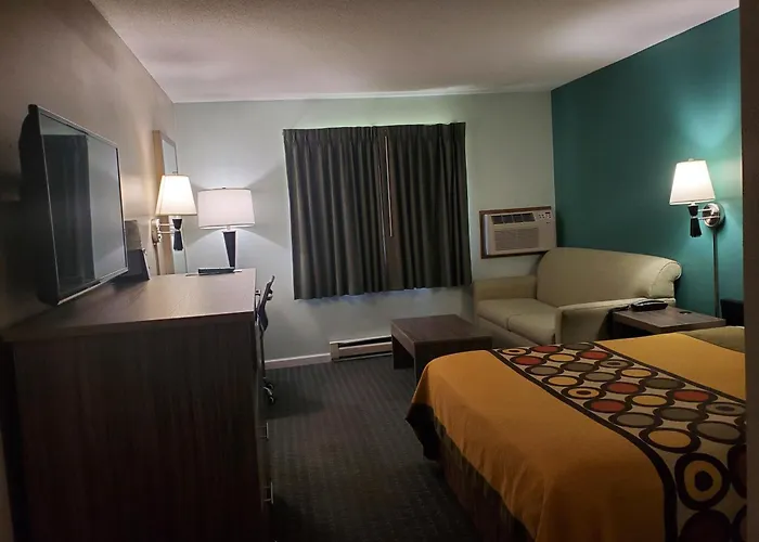 River Hill Inn & Suites