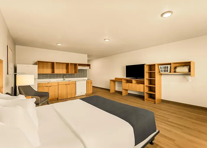 Livaway Suites Seattle- Renton