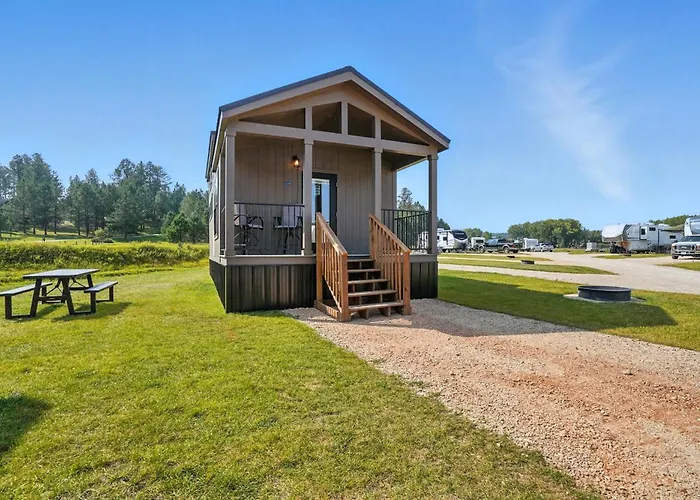 Dakota Sky- Brand New 1 Bd Cabin