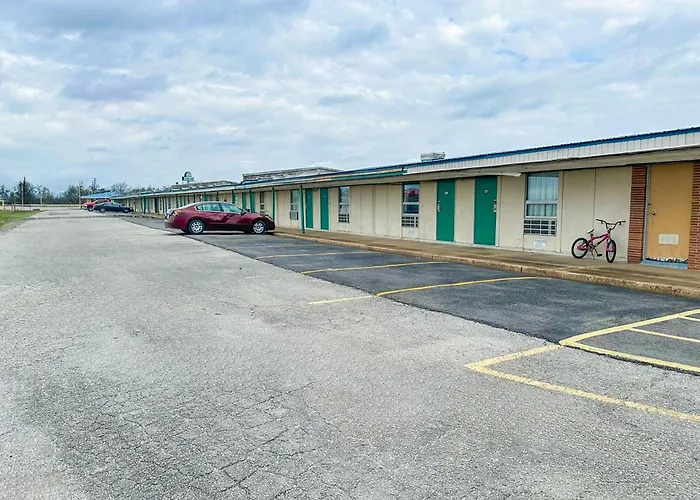 Shamrock Kings Inn By Oyo Marked Tree I-555