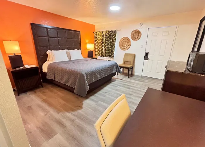 The Crest Motel