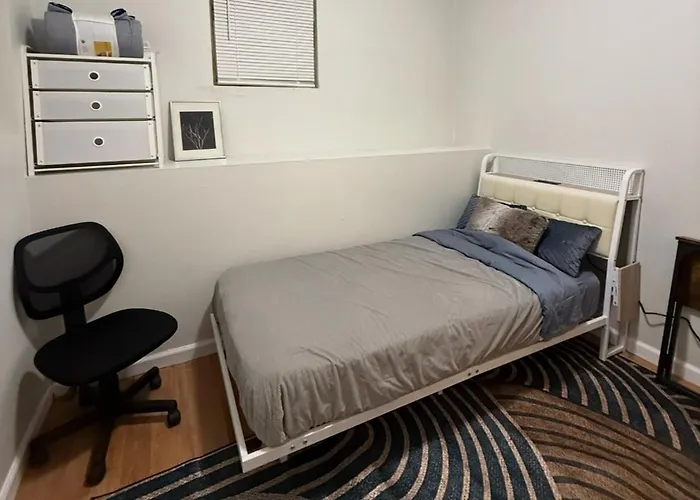 Comfy Apt With Skyline Front View Mins Away From Nyc