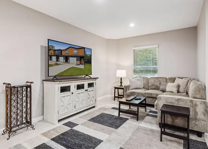 Isabella Ct Townhome