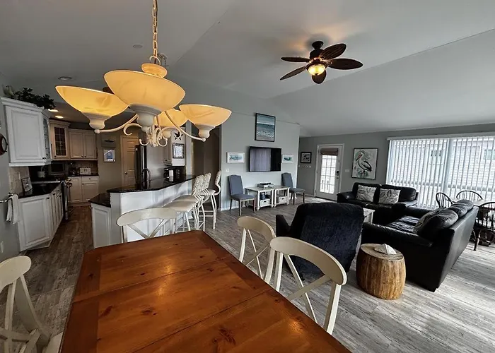 Ocean Block Single Family Surf City Private Yard Decks Beach Badges Wifi Air Conditioning Washer & Dryersurf City Ocean Block Light And