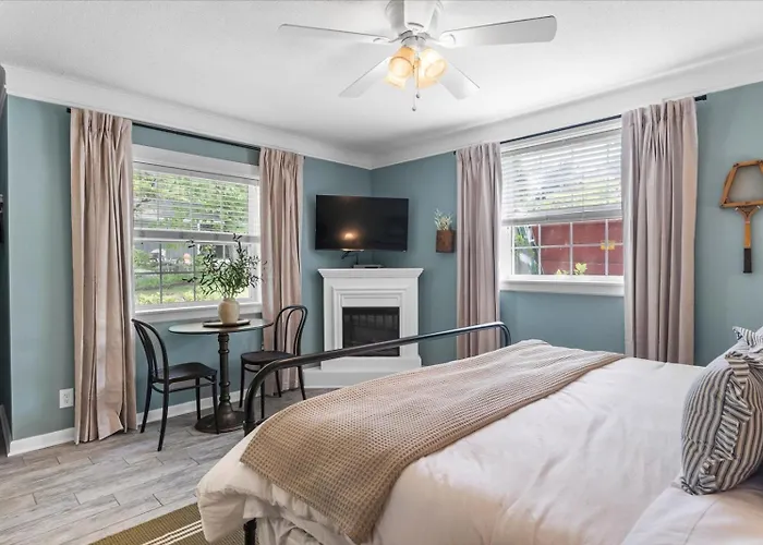 8- Desoto Cottage