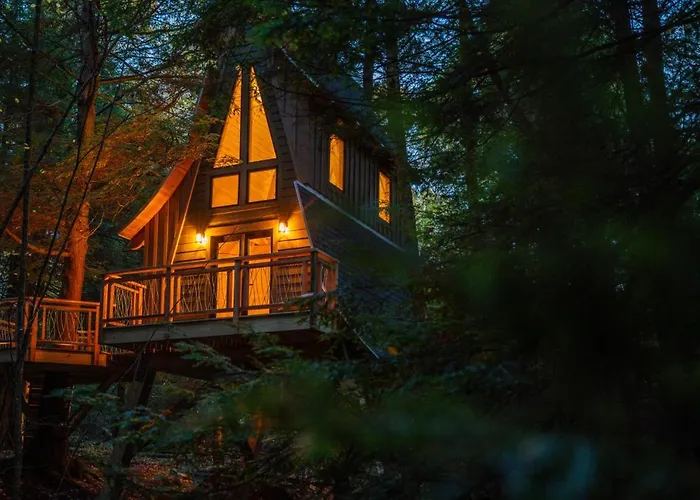Peaceful Pines Treehouse