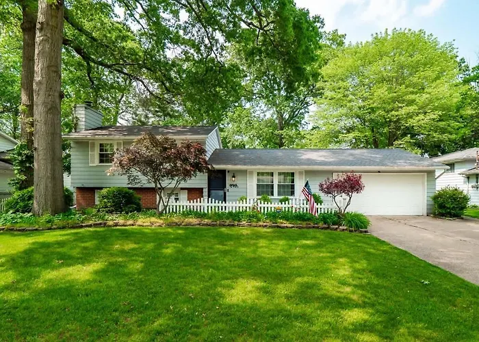Pool - Hot Tub - Game Room - Remodeled - Sleeps 10