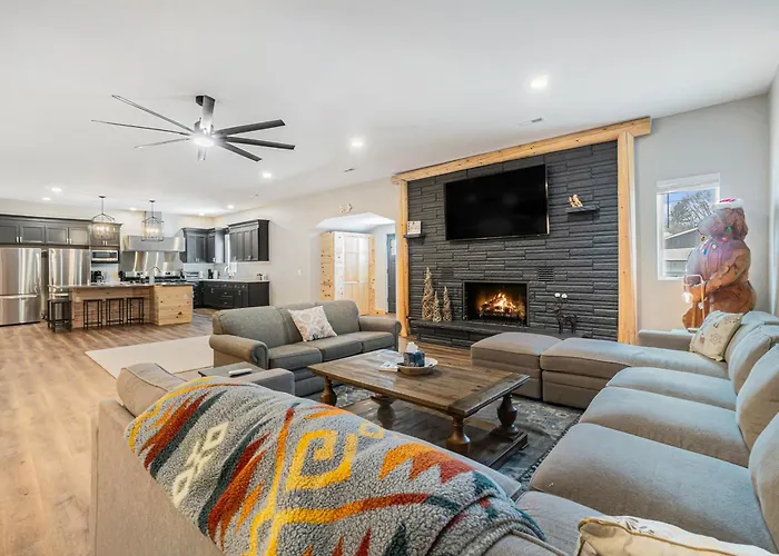 Bowling Alley! Expansive Group Getaway In Lewiston