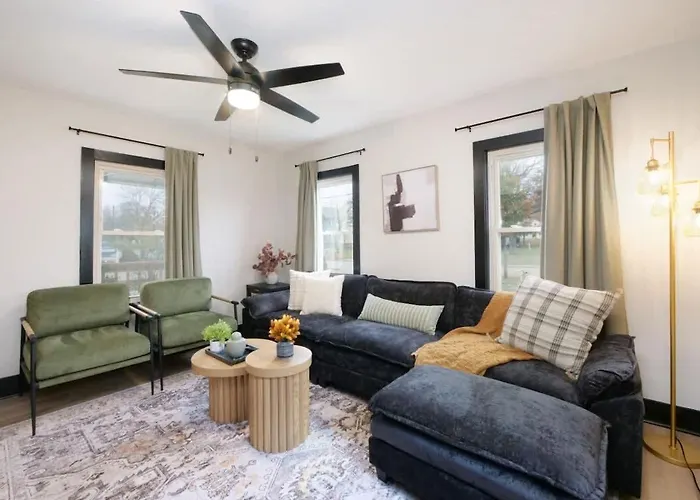 Modernized Historical Home In Downtown Medina With Hot Tub