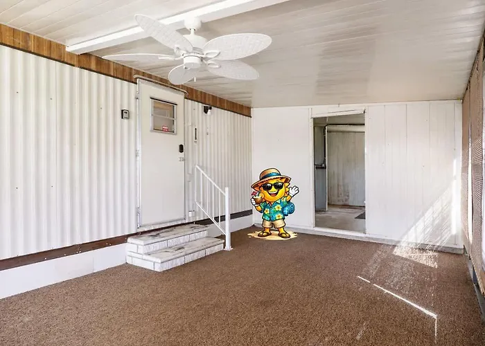 3 Bedroom, Comfy Home Dade City, Gated Community