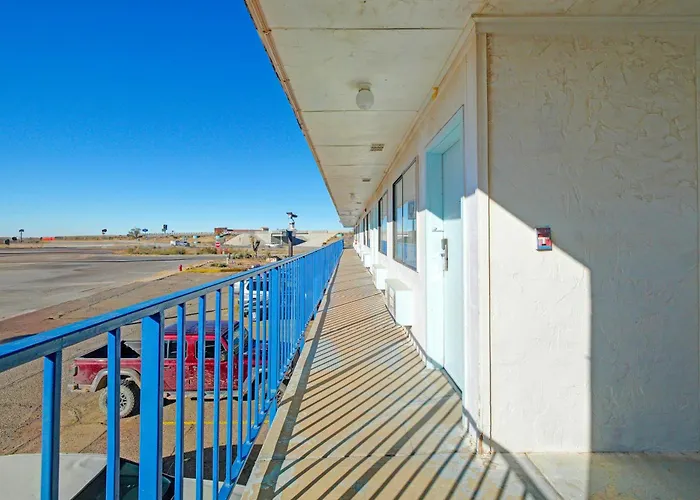 Motel 10