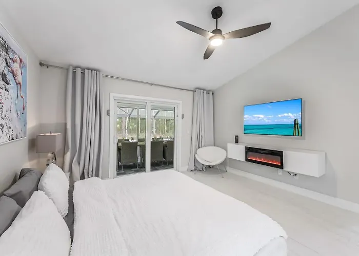 Lux Fam Private Resort Pool Spa, 2 Private Pickleball Courts, Basketball, Ping Pong Table, Mini Golf, Close To Beach & Dining Home Sleeps 8