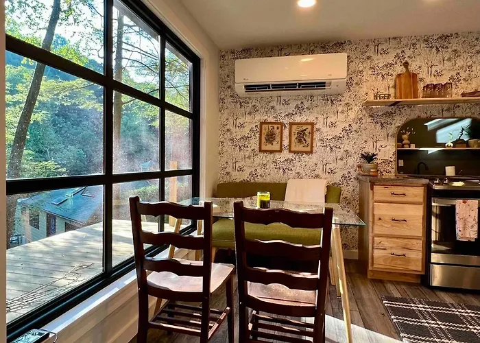 Gwen'S Cottage At Water'S Edge