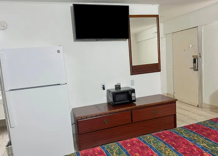 Shamrock Kings Inn By Oyo Marked Tree I-555