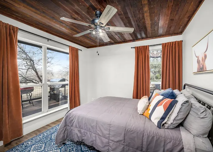 River Access Pet Friendly Fishing Bbq Sleeps 5