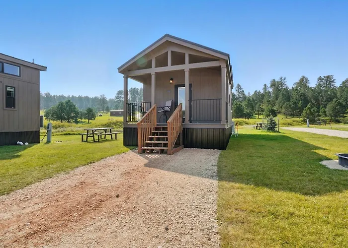 Dakota Sky- Brand New 1 Bd Cabin