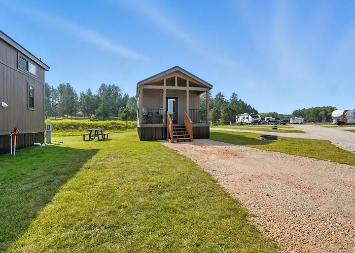 Dakota Sky- Brand New 1 Bd Cabin