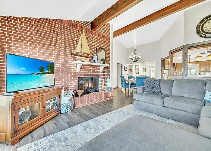 Sandy Beach Retreat On Big Spirit Lake