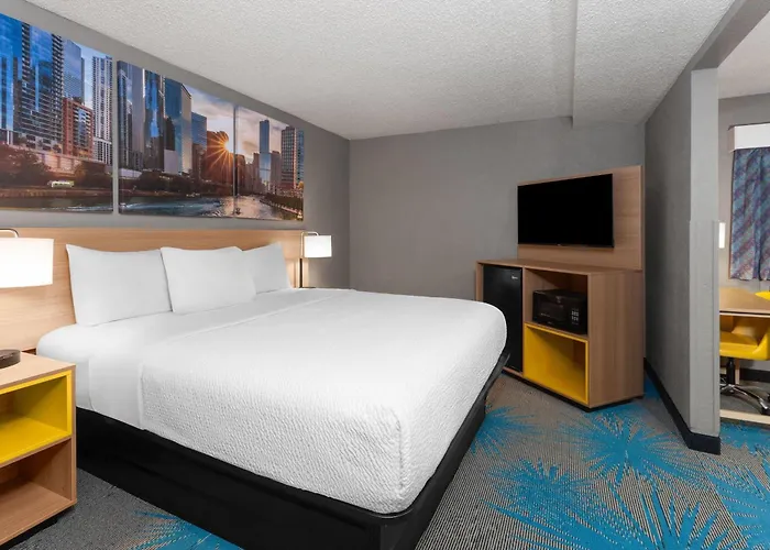 Days Inn By Wyndham Waukegan Great Lakes
