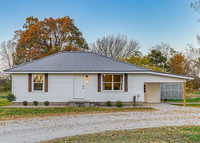 Quiet Country Stay: Modern Home Near Paducah