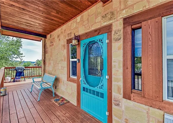 Rustic Bluebonnet Cabin With View By Hidden Fall Park