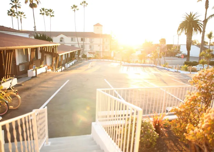West Coast Surf And Stay
