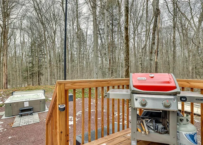 Pocono Pines Home W/ Private Hot Tub!