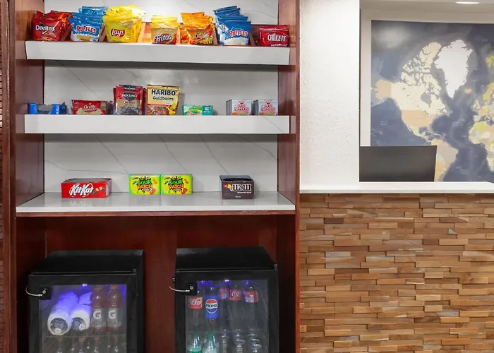 Days Inn By Wyndham Waukegan Great Lakes