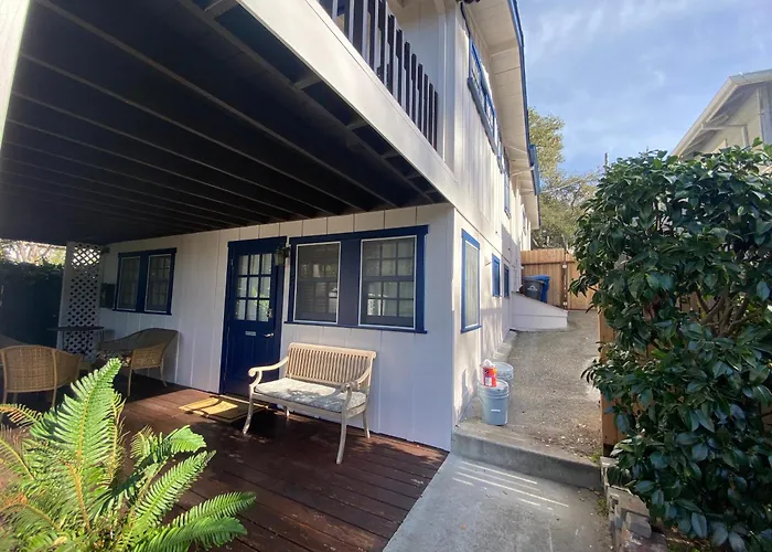 Carmel Dolores Cottages