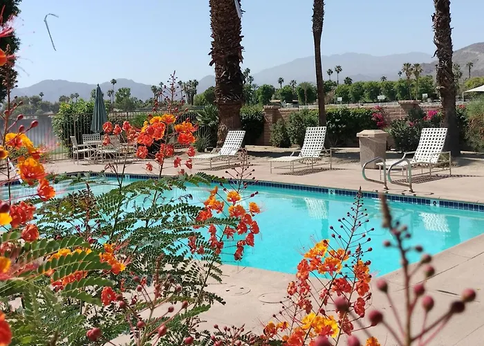 Spectacular View Just Steps To Pool And Jacuzzi At Sunrise Country Club