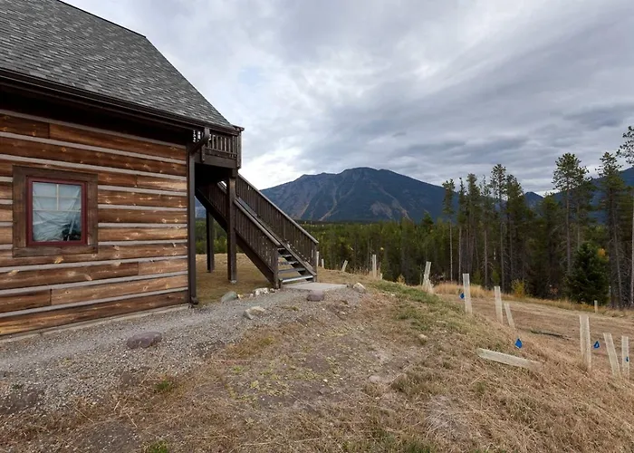 Deluxe Getaway Rental In A Mountain Cabin Near Lake Mcdonald, Montana