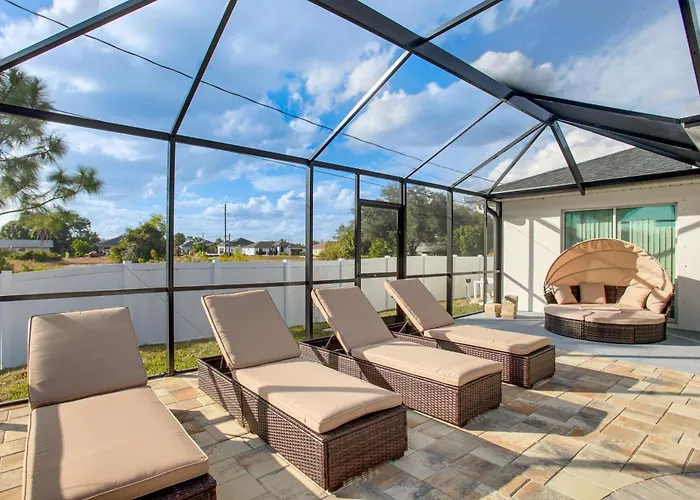 Furnished Lanai & Yard: Comfy Lehigh Acres Getaway