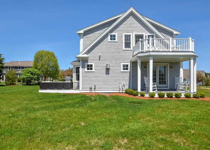 Spacious Game Room Close To Nauset Beach