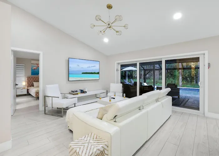Lux Fam Private Resort Pool Spa, 2 Private Pickleball Courts, Basketball, Ping Pong Table, Mini Golf, Close To Beach & Dining Home Sleeps 8
